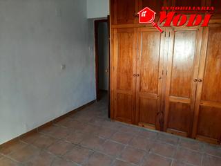 Pis a La Herradura. Piso  en la herradura de banco  en planta baja con terraza en 3