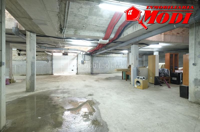 Foto 4801284c-3fe1-438b-ac11-655ba2291672. Parking voiture dans Lecrín