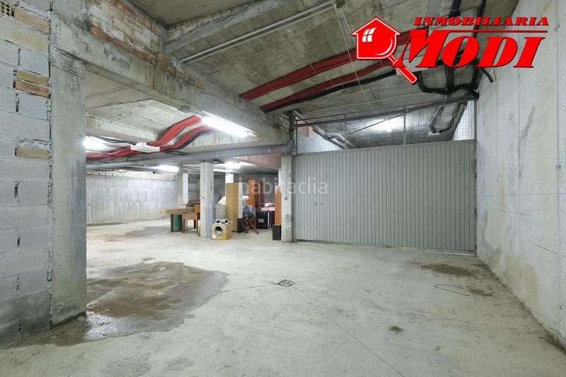 Foto a74eedb3-b94c-4f21-affa-e3a8c79328f1. Parking voiture dans Lecrín