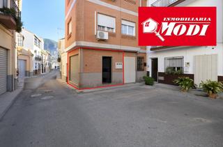 Local Comercial a Padul. Local comercial en planta baja con 49.60 metros cuadrados, patio