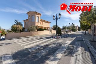 Xalet a Villa de Otura. Tu hogar ideal te espera en otura!!. en la privilegiada urbaniza