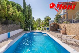 Mas à Padul. Finca muy guapa con 4 casas y piscina. bonita inversión , muy in
