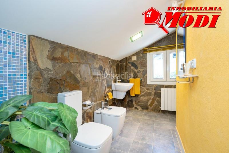 Foto 9b5aaee5-5e4e-4a0e-bcfd-04a735a2cf96. Xalet amb calefacció a La Zubia Ciudad Zubia (La)