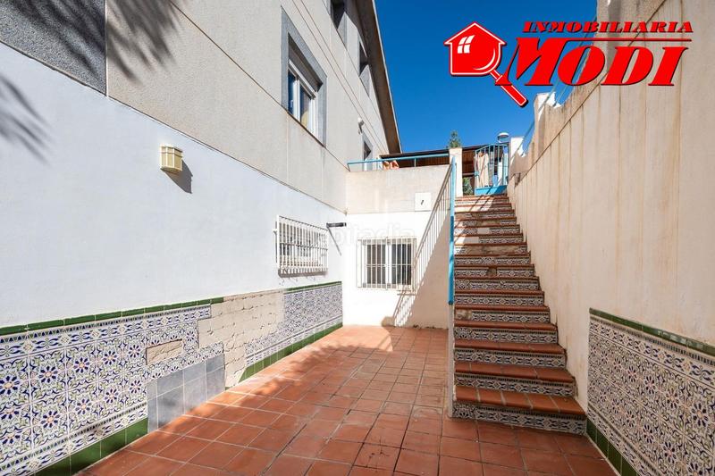 Foto e4866780-5e44-423e-8d40-1529cbc416ba. Xalet amb calefacció a La Zubia Ciudad Zubia (La)