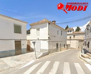 Casa en Polideportivo. Casa de pueblo en el centro de alhendn, con 182m2, saln, sala