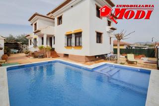 Chalet en Cllar Vega. Bienvenidos a una propiedad nica en la exclusiva urbanizacin e