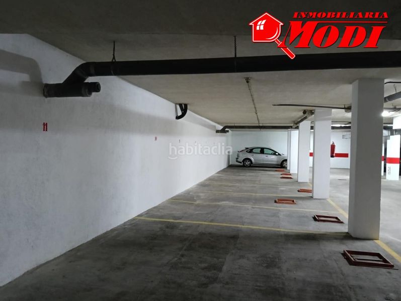 Foto 9a3d1506-7a29-4b83-bc68-a9aa2c0b7329. Aparcament cotxe a Santa Fe