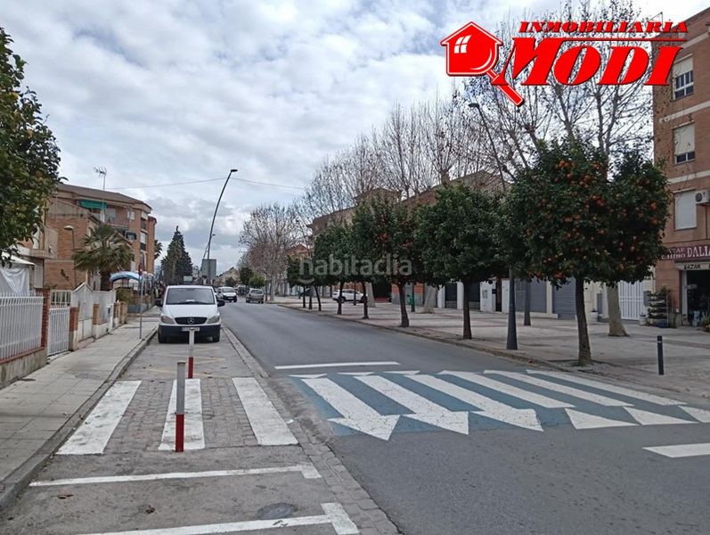 Foto c572b791-063d-4e41-8ab6-6899abccfb2a. Aparcament cotxe a Santa Fe