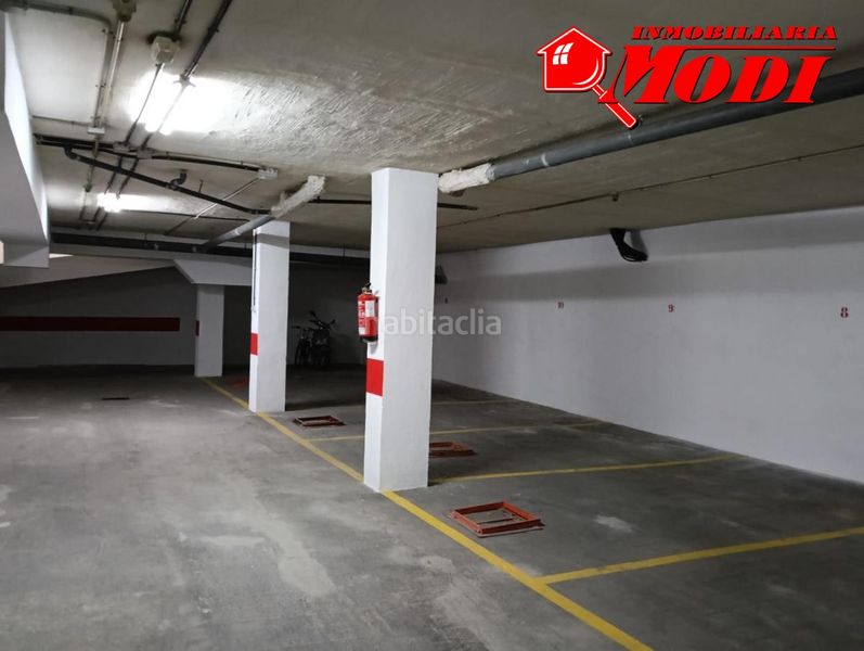Foto d7213294-b3ff-4535-97e4-4da7adc5ecb6. Aparcament cotxe a Santa Fe