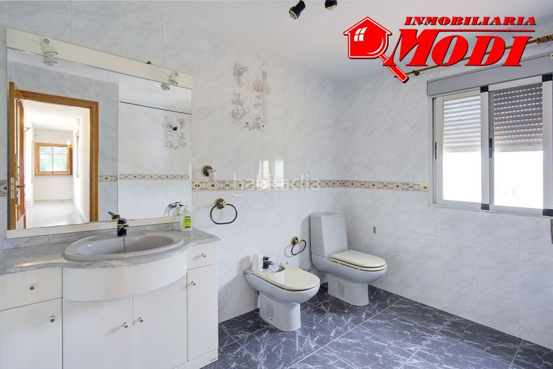 Foto c1e2c2e9-91a4-4697-adae-7e11fe1b96f8. Casa gran casa con 3 pisos independientes, ideal para turismo rural, con gran cochera y huerto de más de 500 metros conjunto de 6 finc en Pinar (El)