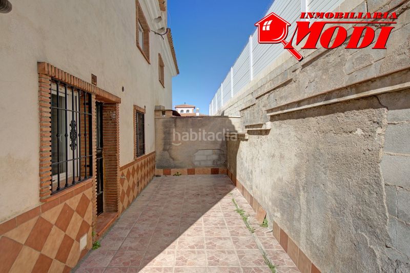 Foto 491c6ded-3fef-405d-8fff-981b1e8423b5. Xalet amb piscina a Padul