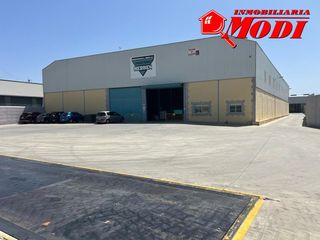 Capannone industriale in Santa Fe. Hay propiedades que se visitan y hay oportunidades que se entien