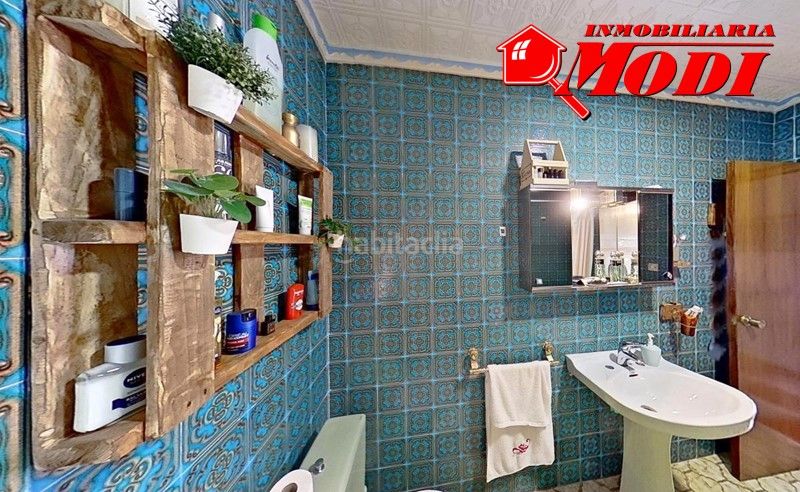 Foto 09801d3f-081c-4998-90ff-a75d79fc4f70. Casa amb aparcament a Padul