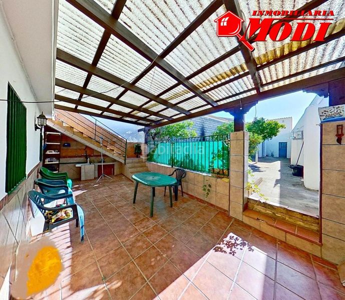 Foto 5315a659-c3ce-4ad4-b784-61c6937ae48e. Casa amb aparcament a Padul