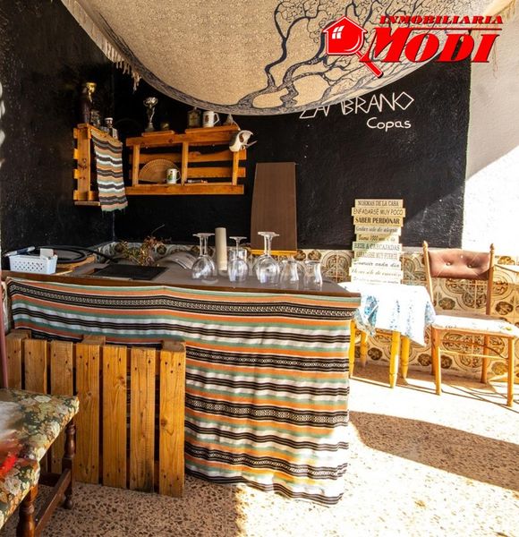 Foto 741636c6-6f83-471d-864a-72a34c34bcd2. Casa amb aparcament a Padul