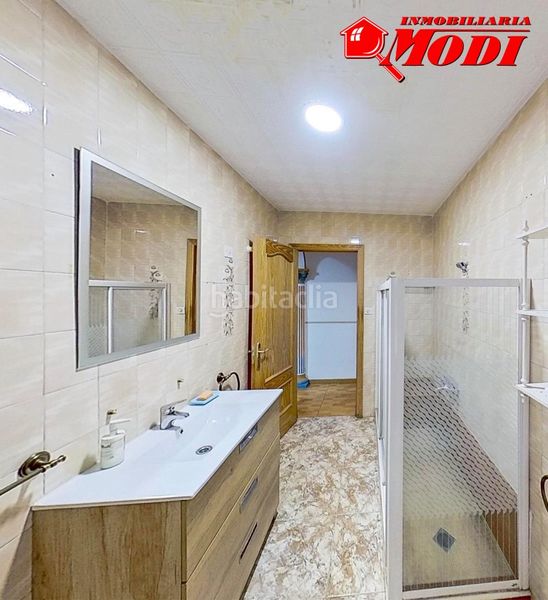 Foto 87d30244-353a-481e-a697-4f5cbec2f0b7. Casa amb aparcament a Padul