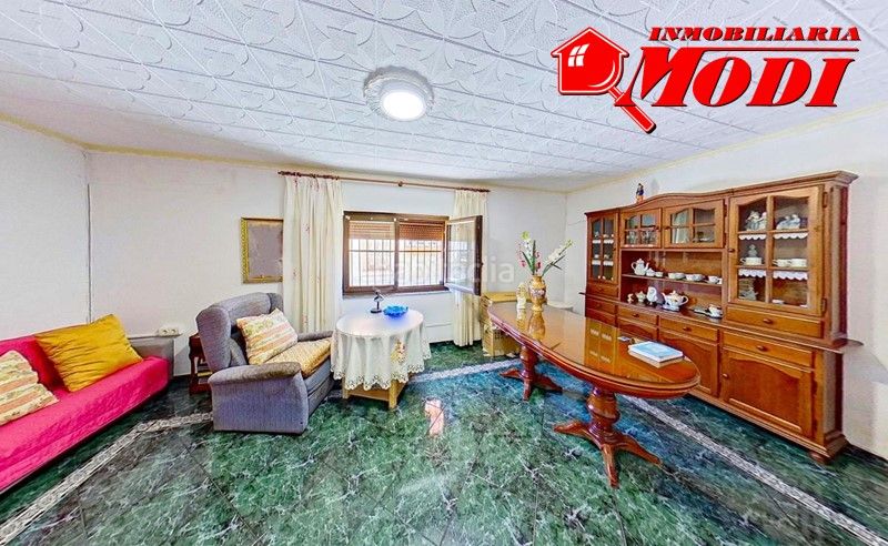 Foto ca19de60-a8c8-4f07-b228-cae4ac299d0c. Casa amb aparcament a Padul