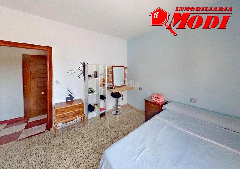 Foto f8c5c1fa-3e9b-41fc-8250-c23c7a14cea9. Casa amb aparcament a Padul