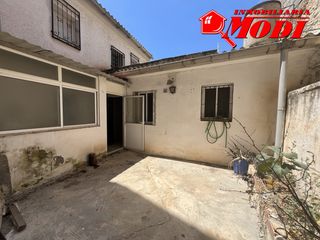 Casa in Padul. Gran oportunidad! casa de pueblo semireformada con tejado comple