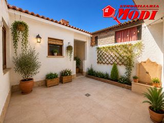 Haus in Dúrcal. Si buscas una vivienda para reformar y convertirla en el hogar q