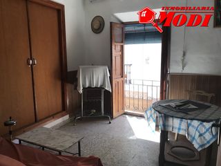 Haus in Padul. Casa de pueblo para restaurar.gastos según ley.