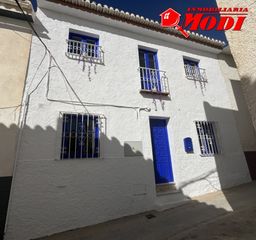 Rent House in Padul. Se alquila  para larga temporada acogedora casita de pueblo a un