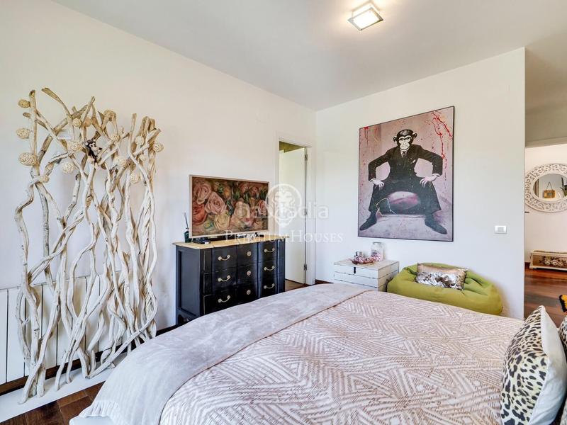 Foto 0bf8004a-b690-4c4b-802f-cd8fd4d52d66. House with parking pool in Les Planes Sant Cugat del Vallès