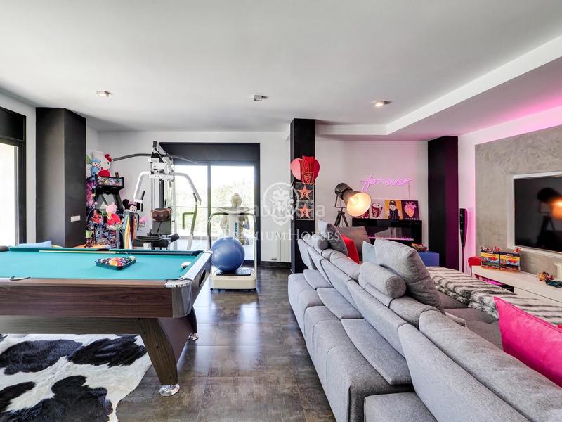 Foto 230478af-8da1-40a8-b545-905d476fe5e1. House with parking pool in Les Planes Sant Cugat del Vallès