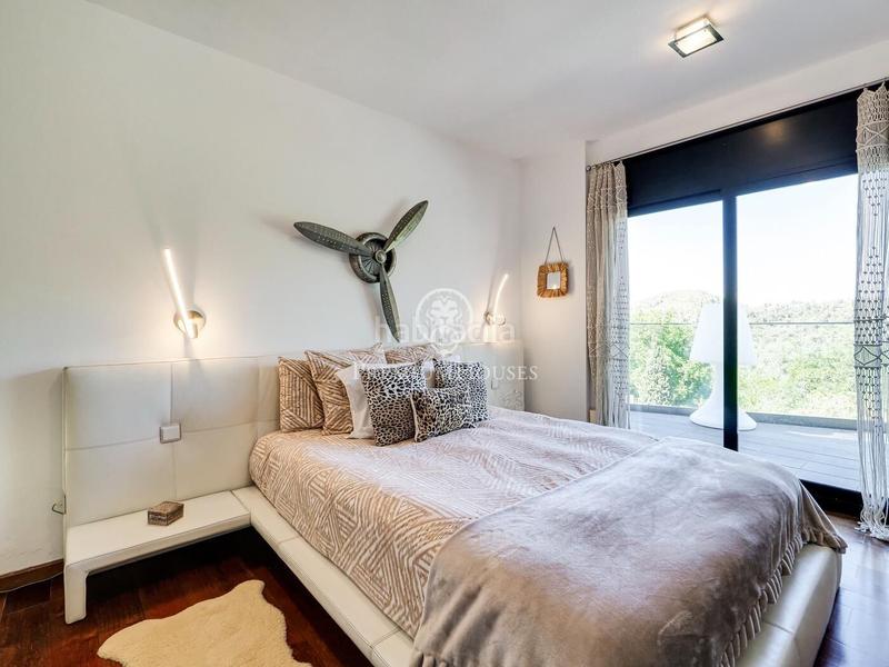 Foto 328ecb3f-d92a-4a12-a915-25224a29e24b. House with parking pool in Les Planes Sant Cugat del Vallès