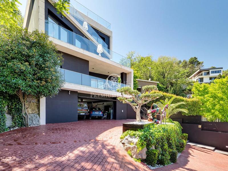 Foto 8cf1e561-e33a-435b-9179-91c7bcd4d510. House with parking pool in Les Planes Sant Cugat del Vallès