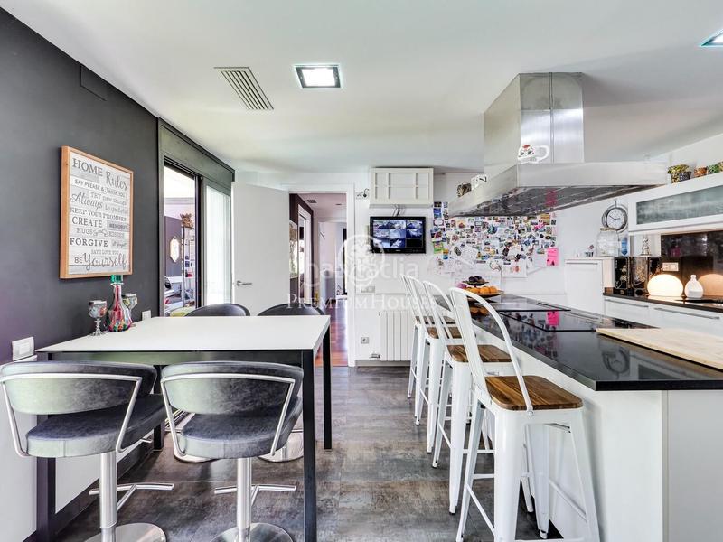 Foto 9bc68e1f-2a08-4d68-ba86-248cc5ad6485. House with parking pool in Les Planes Sant Cugat del Vallès