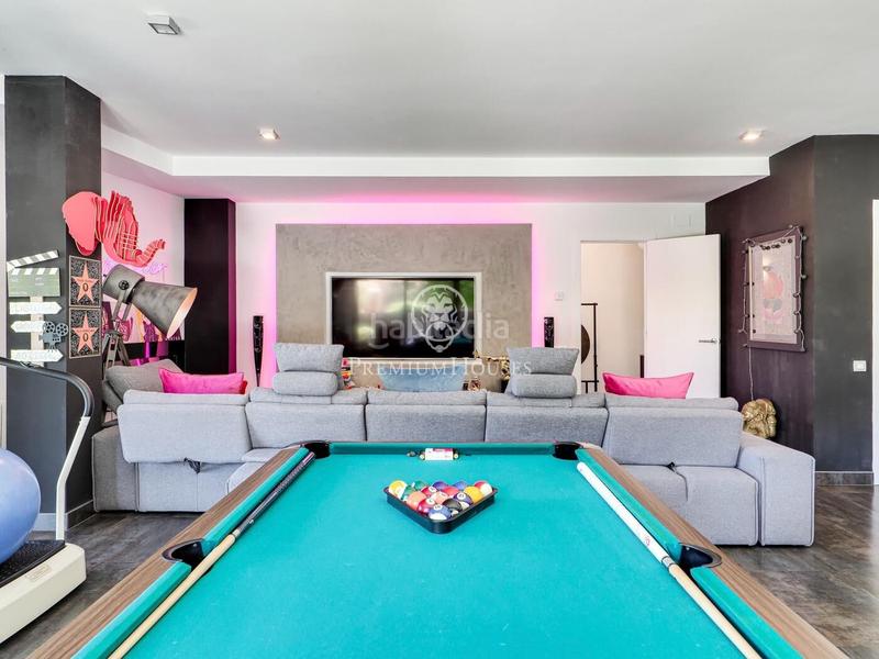 Foto b4b2b507-f57c-4ec3-9f6f-1b1deae878c7. House with parking pool in Les Planes Sant Cugat del Vallès