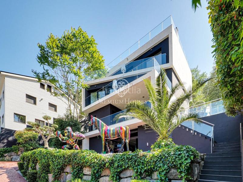 Foto b7774c4f-4d2b-43de-a418-89106a3111cc. House with parking pool in Les Planes Sant Cugat del Vallès