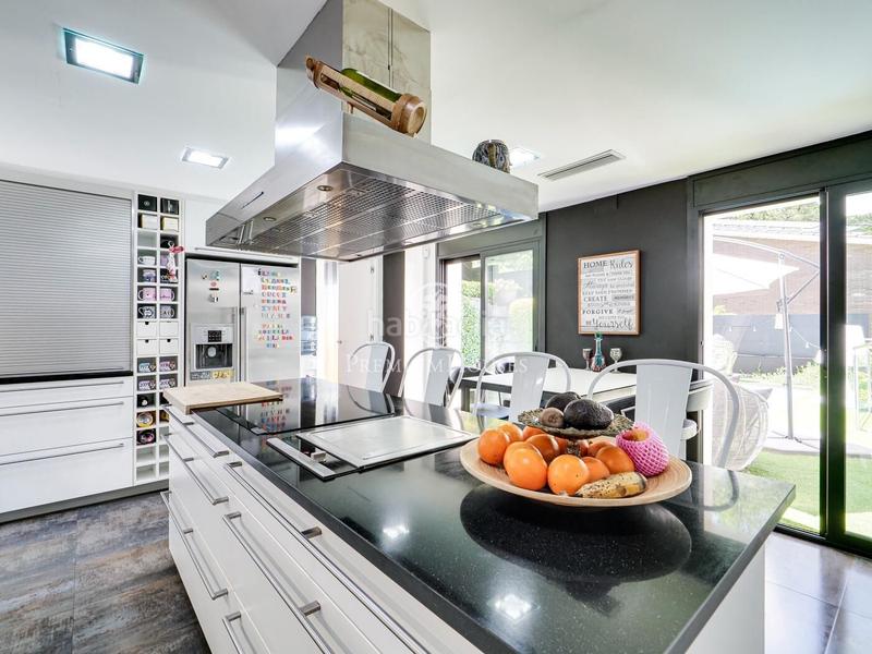 Foto bb0f7d18-85b5-46a2-a76b-02adc0458b08. House with parking pool in Les Planes Sant Cugat del Vallès