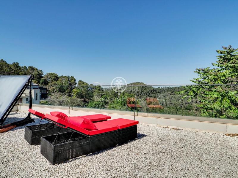 Foto c5484473-7e77-44dd-99ed-7bb542e41f56. House with parking pool in Les Planes Sant Cugat del Vallès