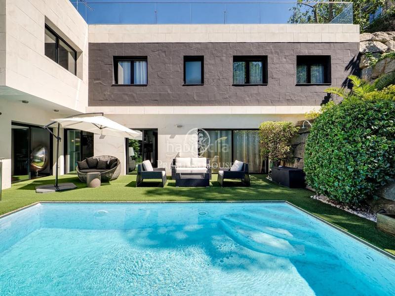 Foto c7e18924-aee9-4b88-b4a6-710632eabee5. House with parking pool in Les Planes Sant Cugat del Vallès