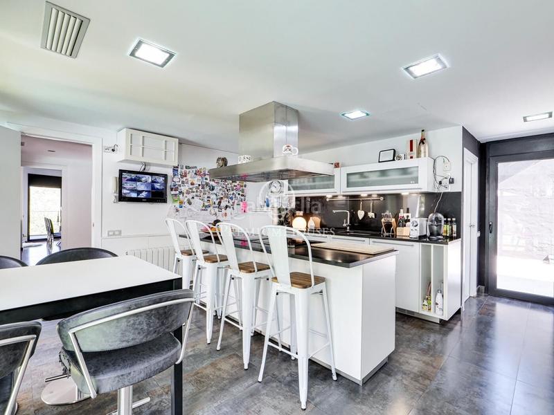 Foto d07c3789-2030-4352-a3cd-90301010f172. House with parking pool in Les Planes Sant Cugat del Vallès