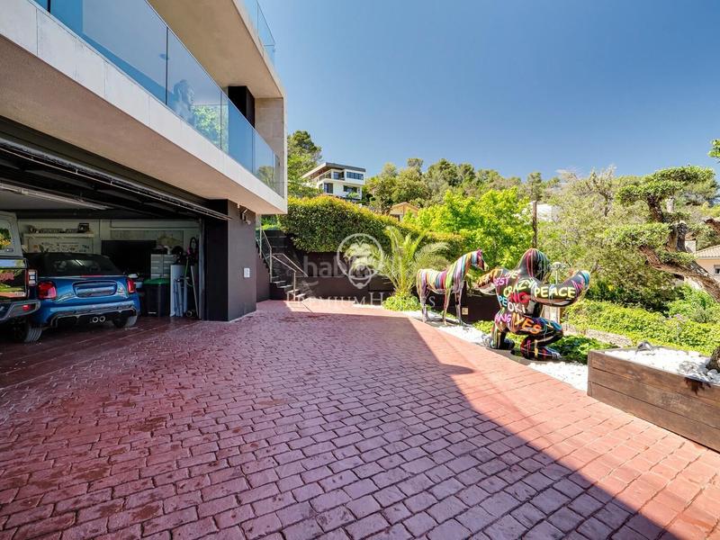 Foto ea352c9d-d60d-4968-923a-9a5fd28783bb. House with parking pool in Les Planes Sant Cugat del Vallès