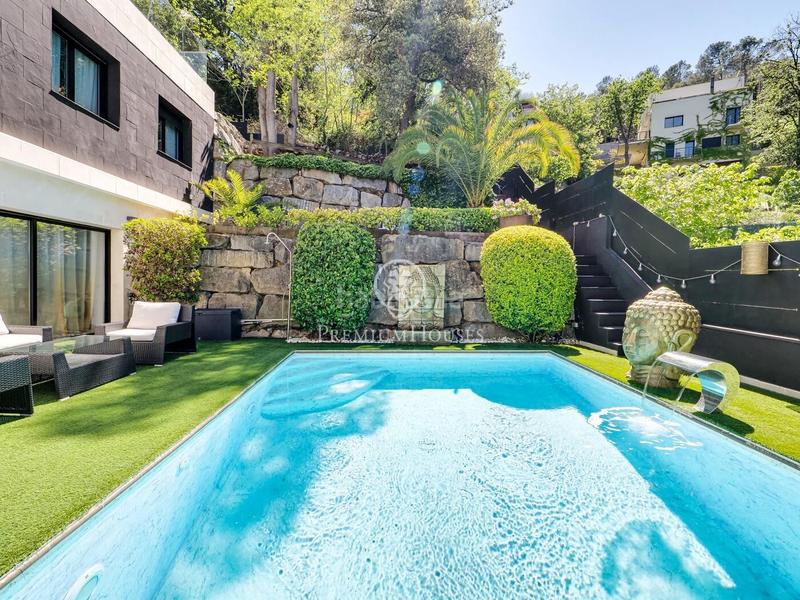 Foto f4f2e5ab-6e8d-42f6-8ead-639c4c7d848b. House with parking pool in Les Planes Sant Cugat del Vallès