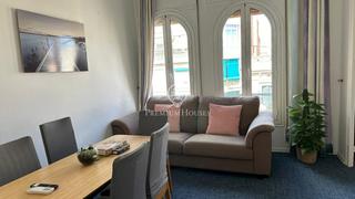 Appartement  Carrer viladomat. Piso con licencia turística en finca regia en la esquerra de lei