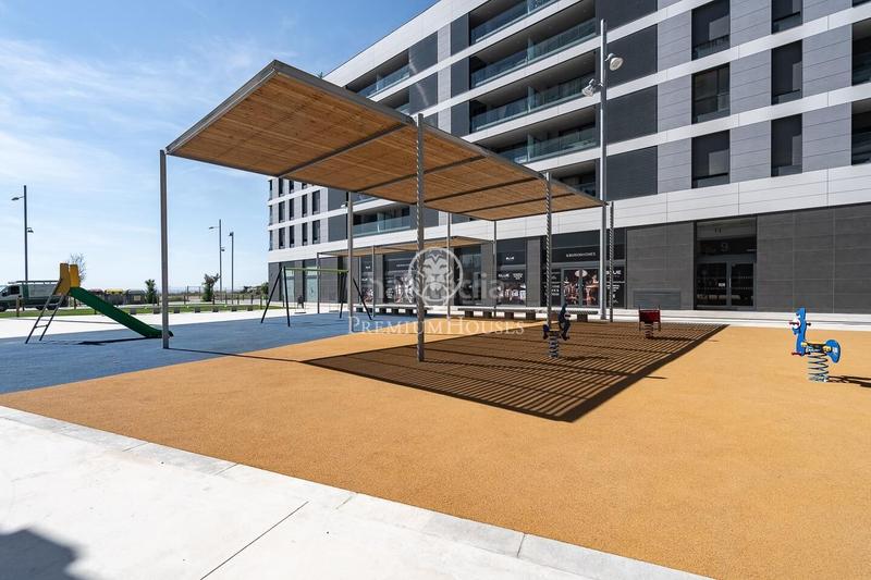 Foto 48b7cb7b-b66f-4cb2-8e12-4d97f0f063e8. Affitto appartamento con riscaldamento parcheggio piscina in Badalona