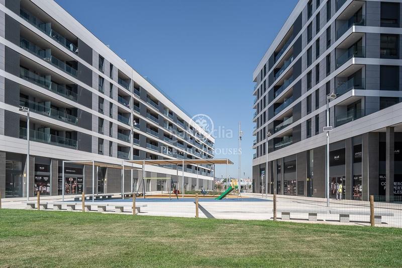 Foto 37930355-236f-4ceb-8c86-0c66f672f7a2. Rent flat with heating parking pool in Port Badalona