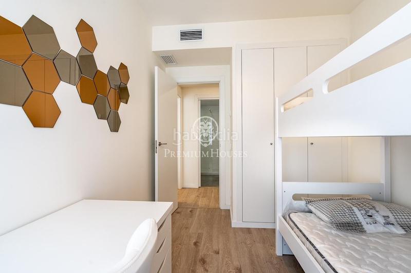 Foto fef6841a-452b-4c5c-ae35-9ba1863816a6. Rent flat with heating parking pool in Port Badalona