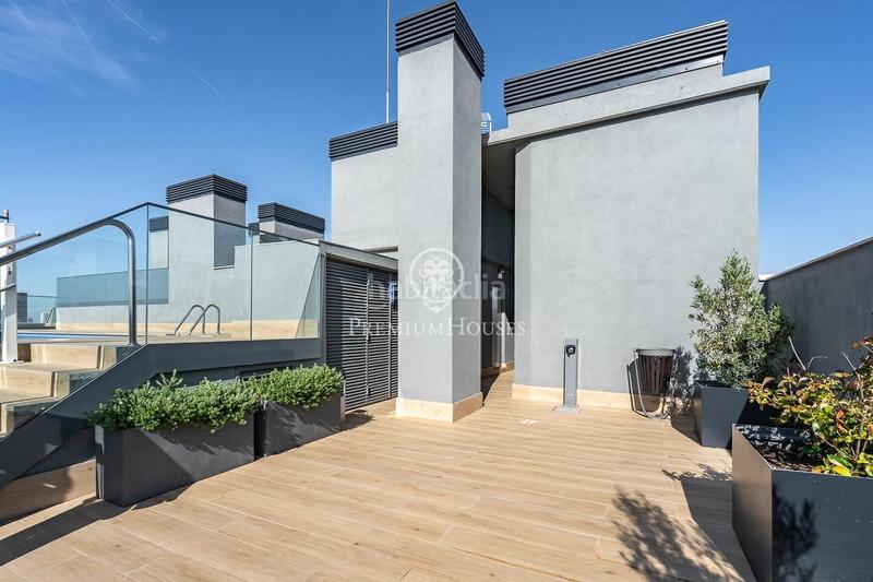 Foto 01e9cabe-3bcb-437c-b400-b9f577844f05. Rent flat with heating parking pool in Port Badalona