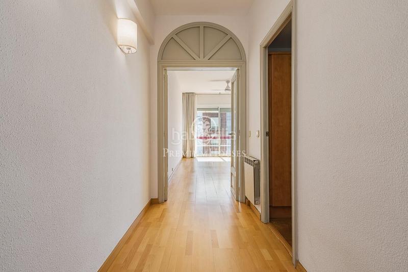 Foto 68d65984-41c8-4db7-a73b-093b25ee55b1. Piso magnífico piso en venta en la calle doctor ferrán en Barcelona
