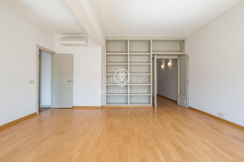 Foto 996ef108-6d30-41d0-8917-b0602381a164. Piso magnífico piso en venta en la calle doctor ferrán en Barcelona