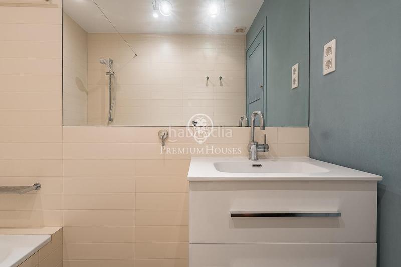 Foto acd9cf1c-dbcf-4c75-97ae-46bdbbb4667f. Piso magnífico piso en venta en la calle doctor ferrán en Barcelona