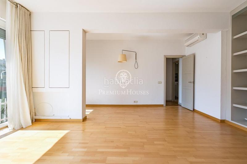 Foto f0aa8420-befa-41c9-b346-a5c1e0e3d00a. Piso magnífico piso en venta en la calle doctor ferrán en Barcelona