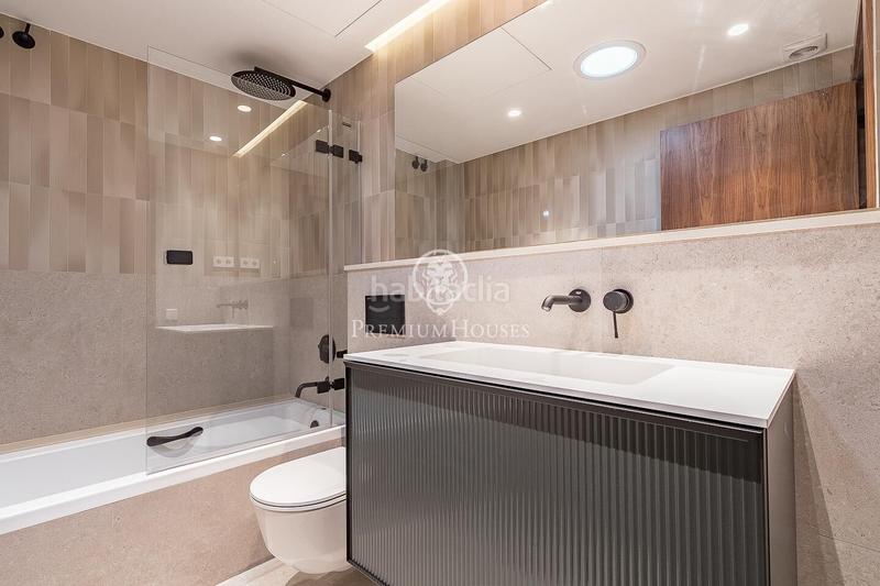 Foto b18da659-deb9-40d1-9b00-f50619776c41. Dachwohnung mit parking in Centre - Estació Sant Cugat del Vallès