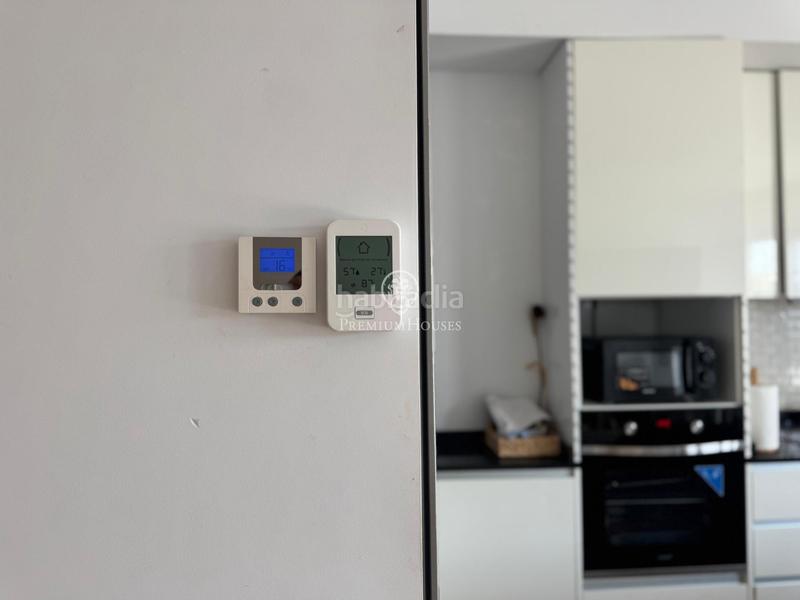Foto 4c3b11b1-deca-4134-9470-bb693b61d6e4. Alquiler dúplex moderno dúplex amueblado con piscina, parking y vistas a la naturaleza en Sabadell